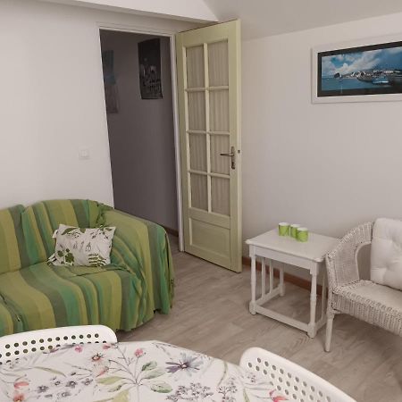 Ecrin De Fleurs Et Verdure Sept-vents Bilik gambar