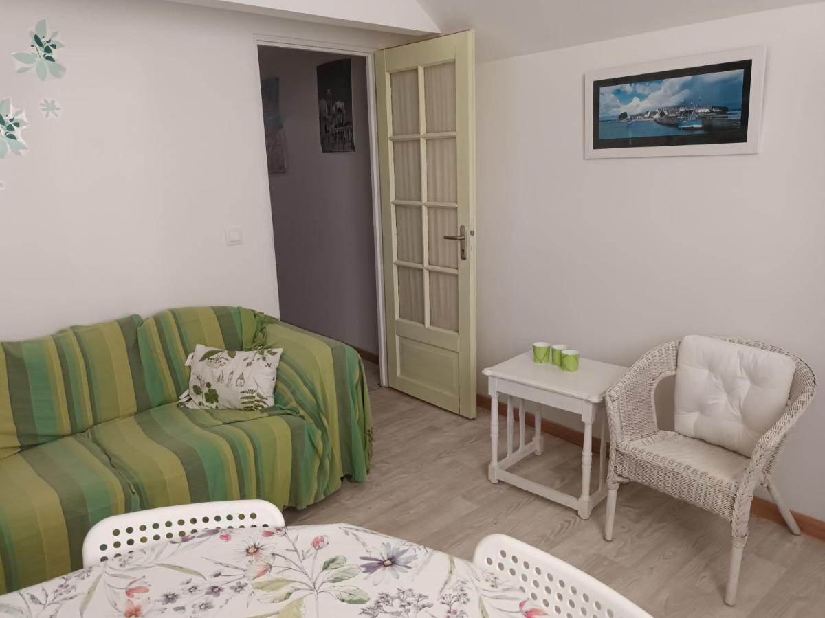Ecrin De Fleurs Et Verdure Sept-vents Bilik gambar